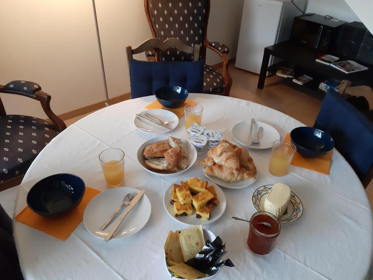 לינה וארוחת בוקר Rouvres  La Grange Des Lisieres מראה חיצוני תמונה